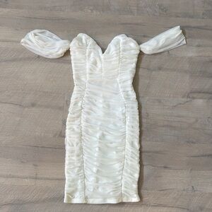 Selfie Leslie Dress Women’s Small White Ruched Mini Off the shoulder